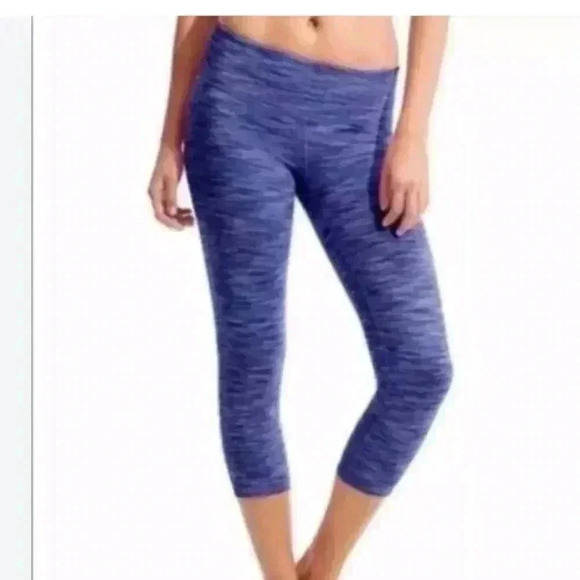 Athleta Pants - Athleta Chaturanga Energy Carpi Legging